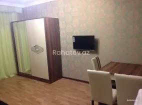 Satılır 2 otaqlı köhnə tikili 42 m², Memar Əcəmi m.