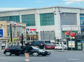 Satılır 2 otaqlı yeni tikili 60 m², İnşaatçılar m.
