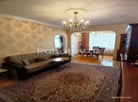 Satılır 2 otaqlı köhnə tikili 45 m², Memar Əcəmi m.