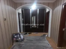 Satılır 4 otaqlı köhnə tikili 100 m², Bakıxanov q.