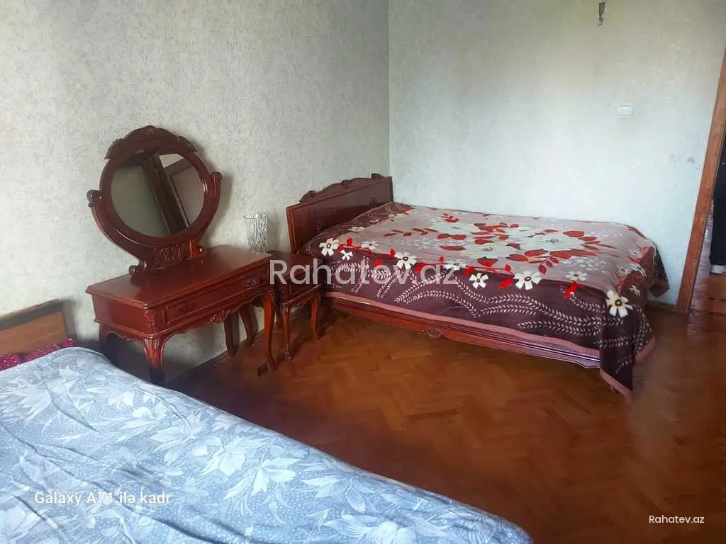 Satılır 3 otaqlı köhnə tikili 72 m², Həzi Aslanov q.