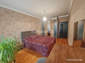 Satılır 5 otaqlı köhnə tikili 110 m², Xalqlar Dostluğu m.