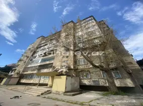 Satılır 2 otaqlı köhnə tikili 45 m², 8-ci mikrorayon q.