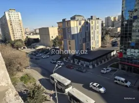 Satılır 4 otaqlı köhnə tikili 120 m², Azadlıq Prospekti m.