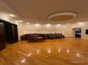 Satılır 5 otaqlı köhnə tikili 350 m², Yasamal q.