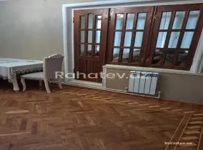 Satılır 2 otaqlı köhnə tikili 61 m², Memar Əcəmi m.