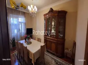 Satılır 4 otaqlı köhnə tikili 100 m², Azadlıq Prospekti m.