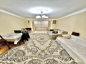 Satılır 3 otaqlı köhnə tikili 85 m², Qara Qarayev m.