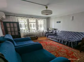 Satılır 2 otaqlı köhnə tikili 42 m², Memar Əcəmi m.