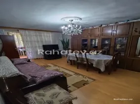 Satılır 3 otaqlı köhnə tikili 50 m², Elmlər Akademiyası m.