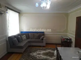 Satılır 5 otaqlı köhnə tikili 120 m², Binə q.