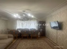 Satılır 3 otaqlı köhnə tikili 70 m², Bakıxanov q.