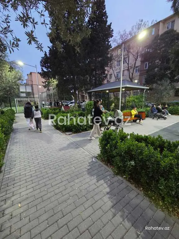 Satılır 3 otaqlı köhnə tikili 85 m², Azadlıq Prospekti m.