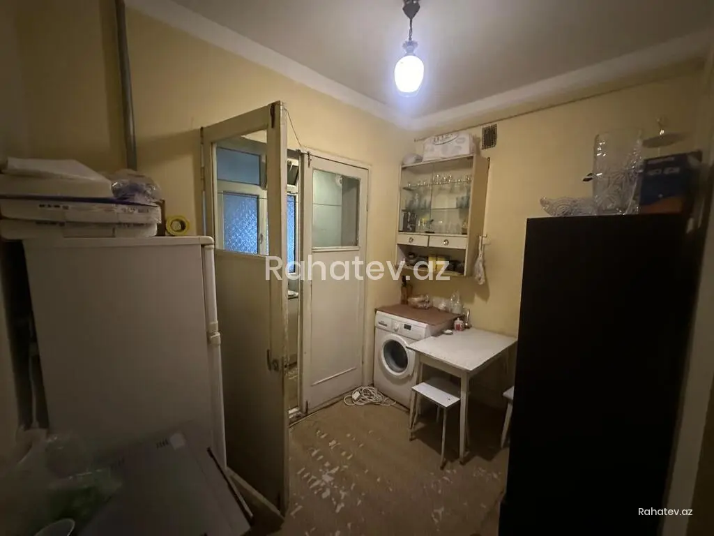 Satılır 3 otaqlı köhnə tikili 85 m², Azadlıq Prospekti m.