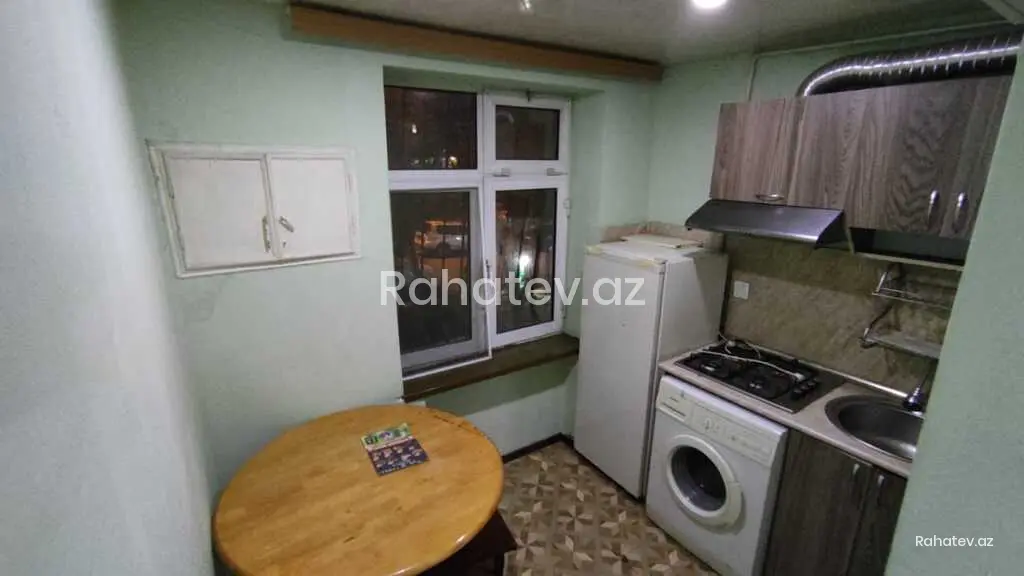 Satılır 1 otaqlı köhnə tikili 29.4 m², Qara Qarayev m.