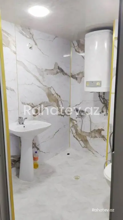 Satılır 2 otaqlı köhnə tikili 47 m², 9-cu mikrorayon q.