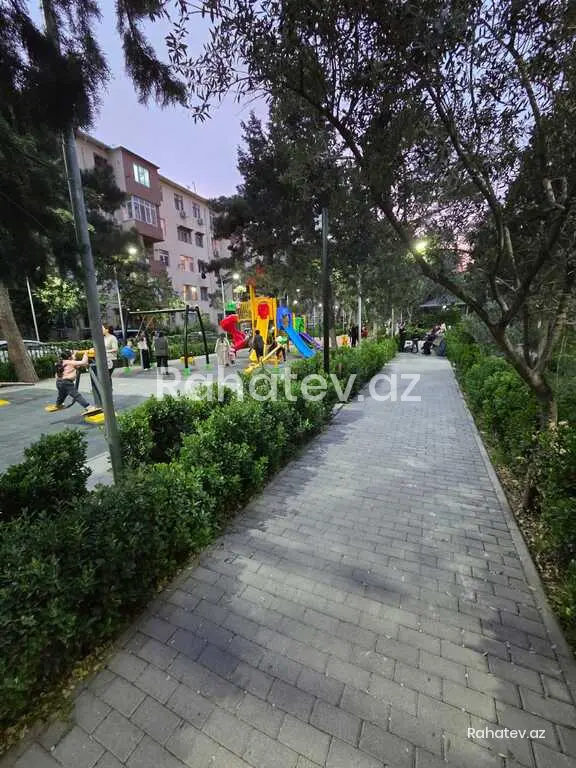 Satılır 3 otaqlı köhnə tikili 85 m², Azadlıq Prospekti m.