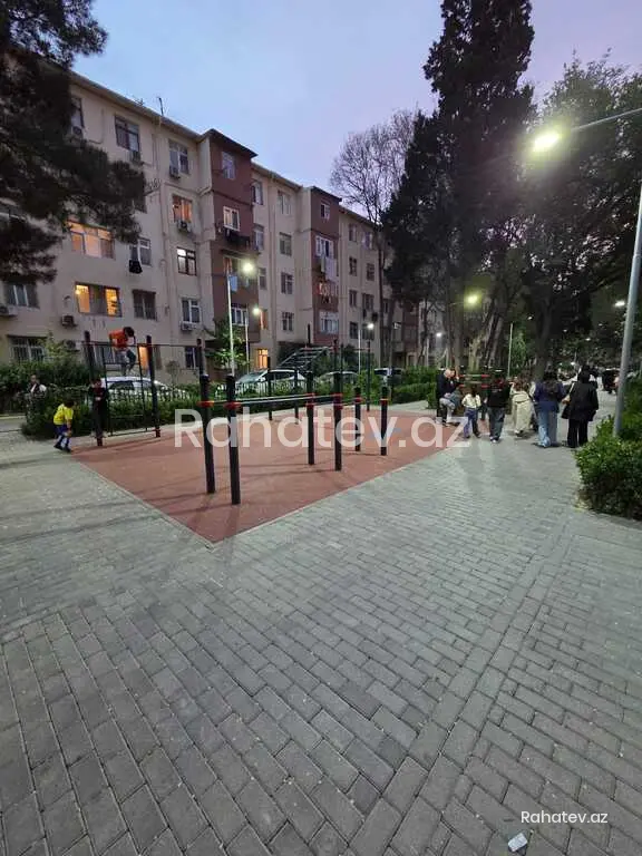 Satılır 3 otaqlı köhnə tikili 85 m², Azadlıq Prospekti m.