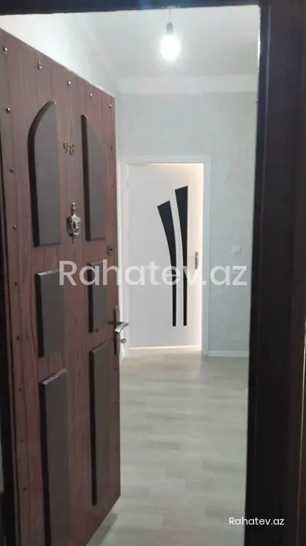 Satılır 2 otaqlı köhnə tikili 47 m², 9-cu mikrorayon q.