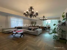 Satılır 4 otaqlı yeni tikili 130 m², 8 Noyabr m.