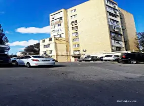 Satılır 3 otaqlı köhnə tikili 68 m², Memar Əcəmi m.