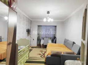 Satılır 2 otaqlı köhnə tikili 45 m², İnşaatçılar m.
